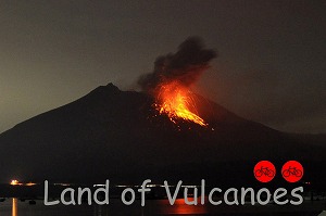 04VulcanoesLogoS